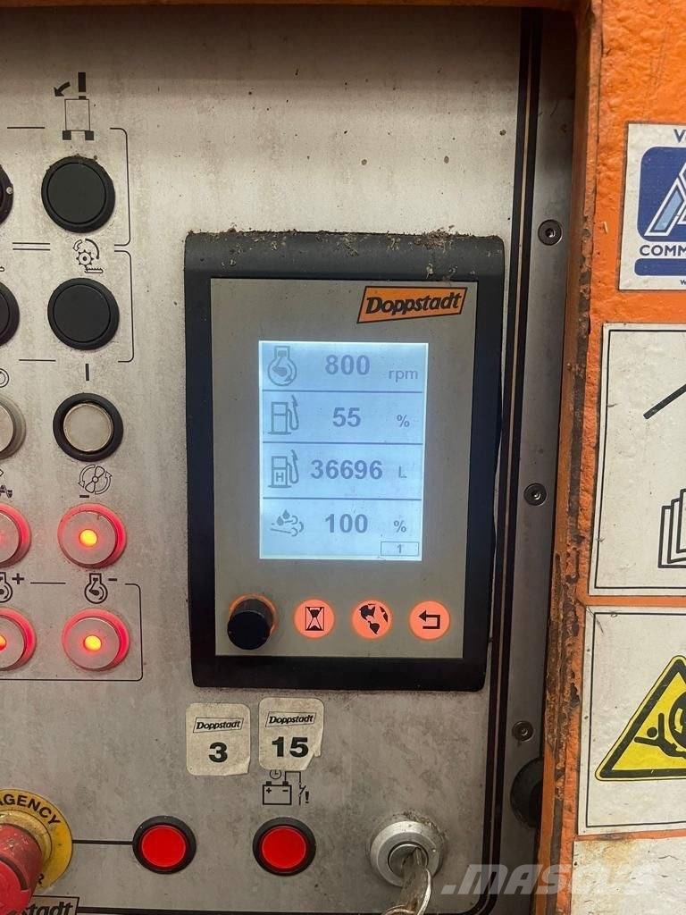 Doppstadt DH 810 ماكينات تقطيع أخشاب الحراجة