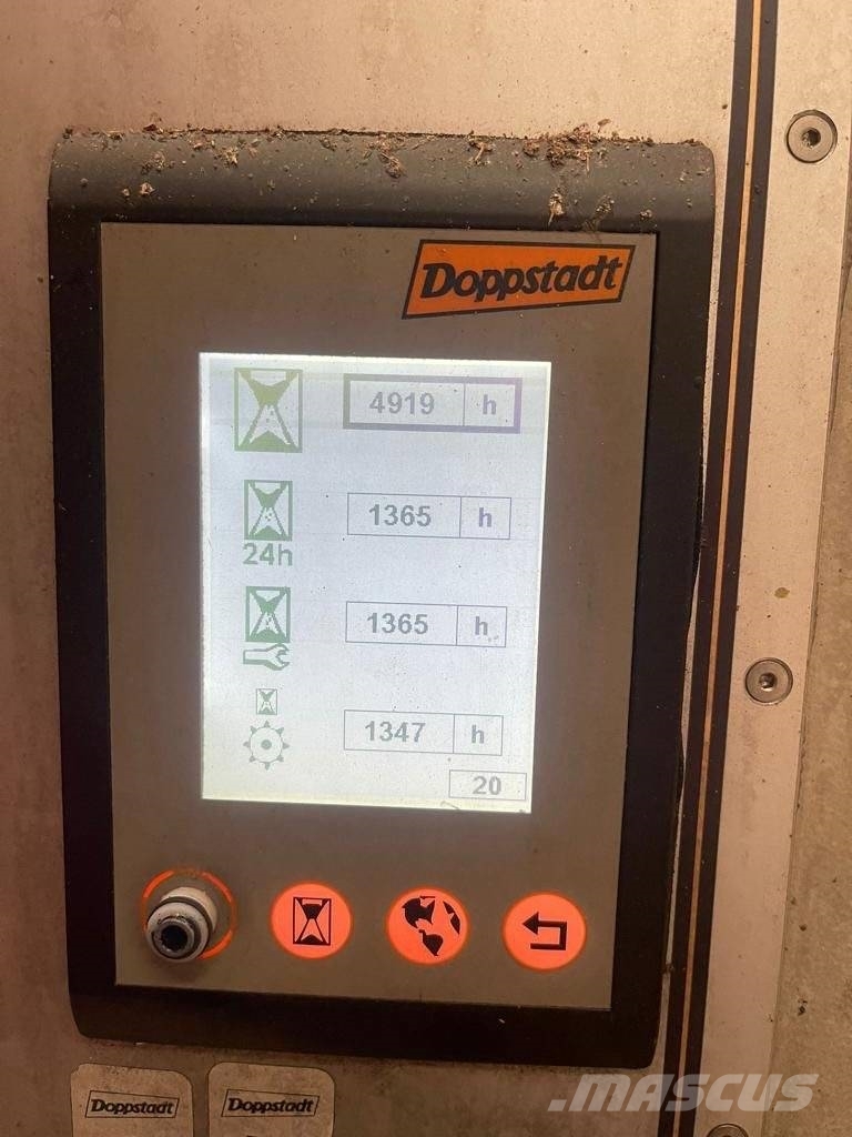 Doppstadt DH 810 ماكينات تقطيع أخشاب الحراجة