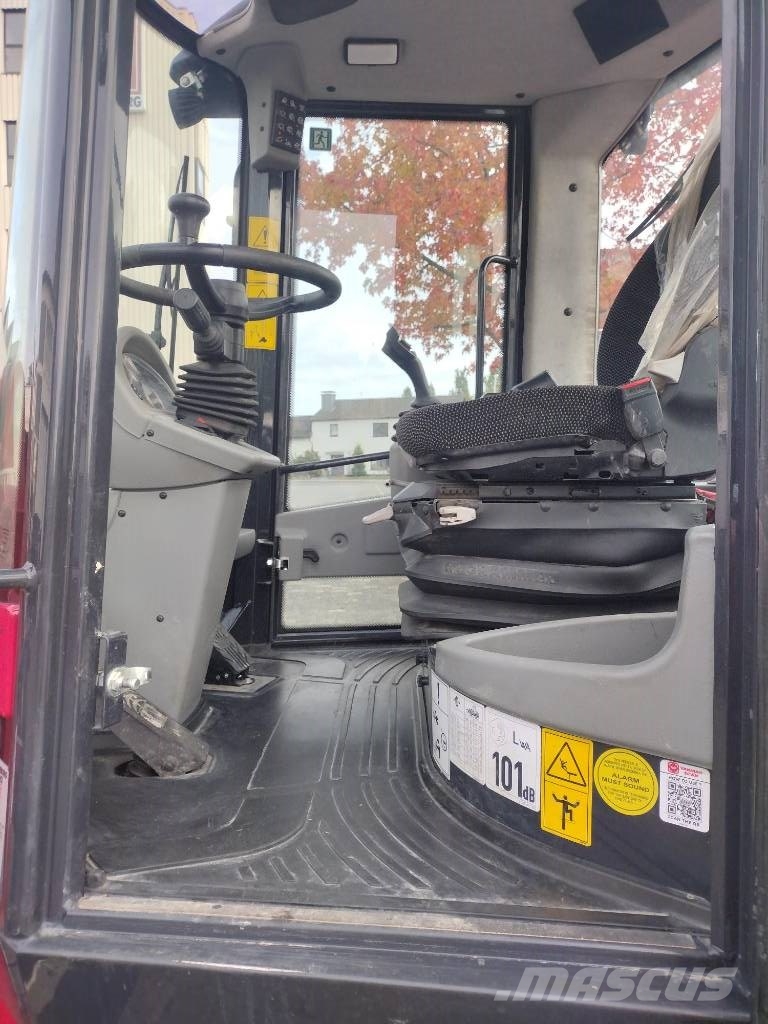 Yanmar V100/5 لوادر بعجل