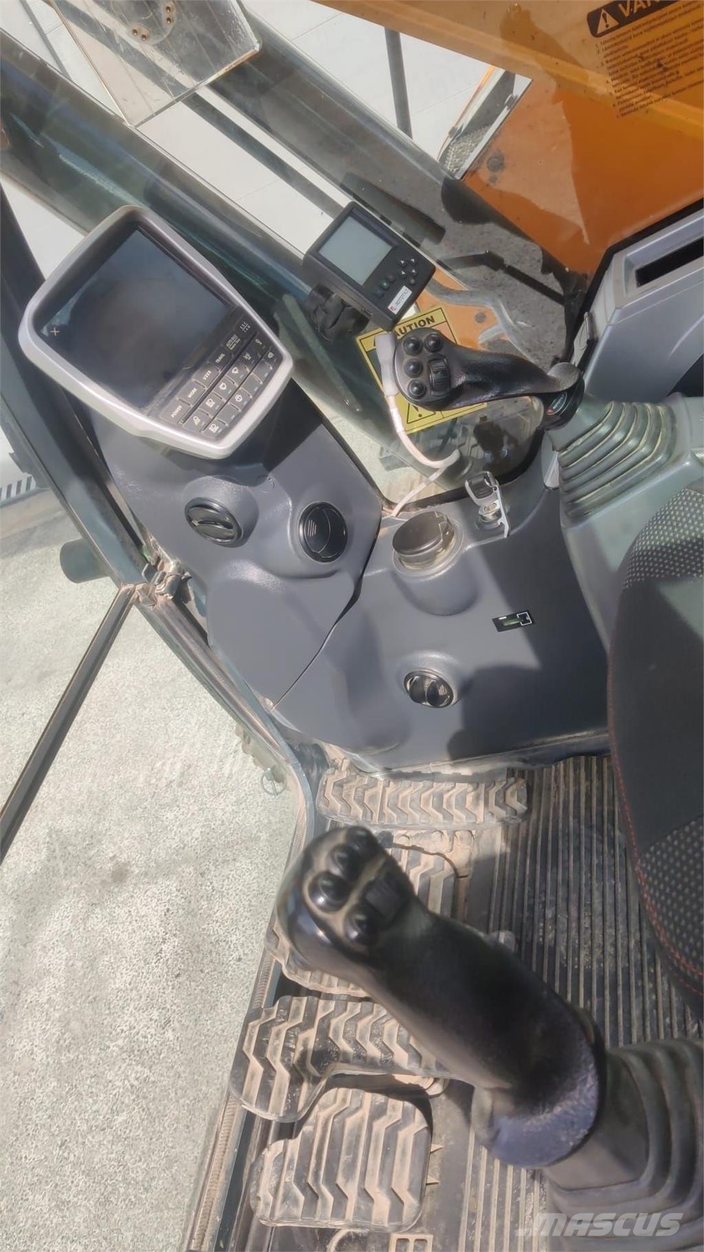 Hyundai HX235 LCR Excavadoras sobre orugas