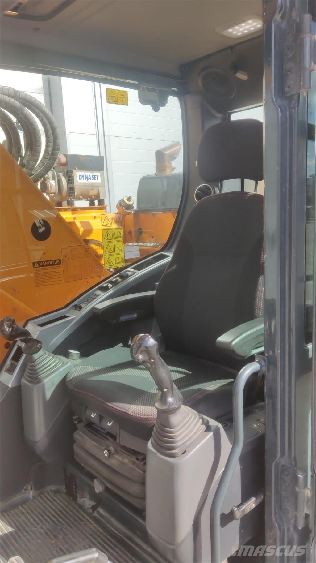 Hyundai HX235 LCR Excavadoras sobre orugas