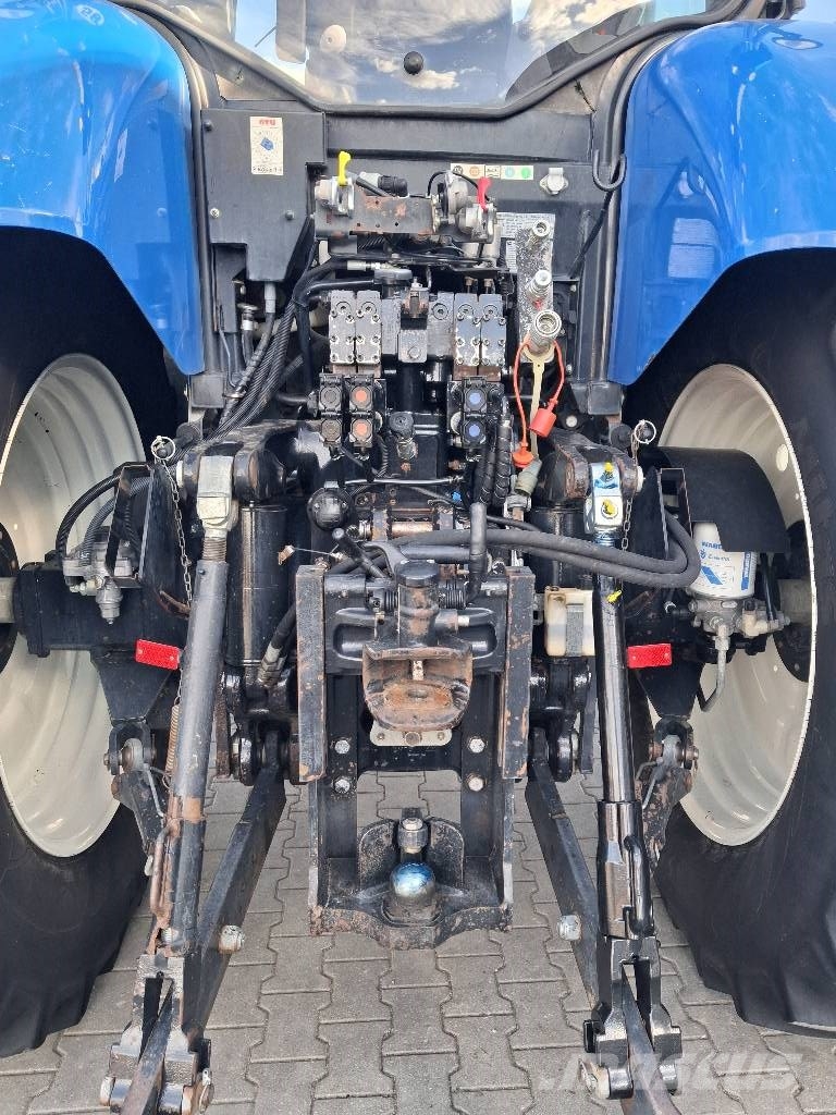 New Holland T 7.220 AC Traktorit