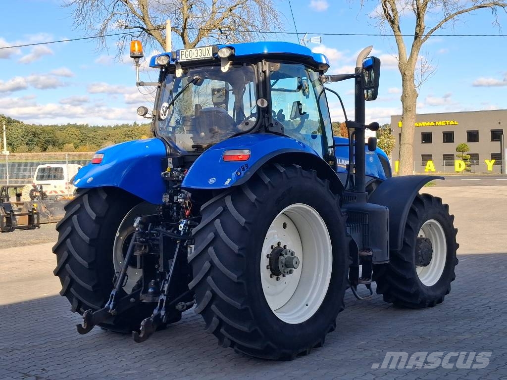New Holland T 7.220 AC Traktorit