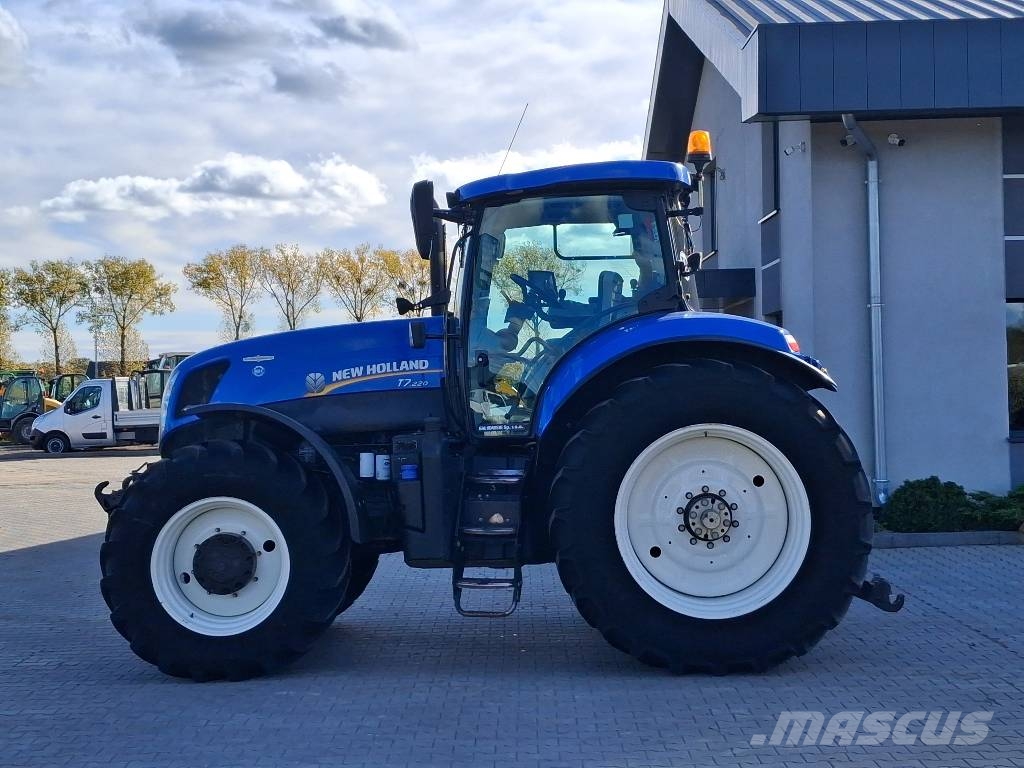 New Holland T 7.220 AC Traktorit