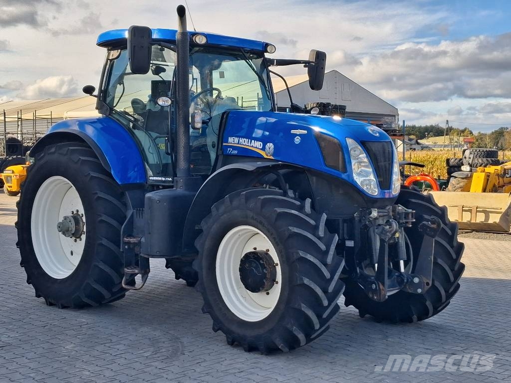 New Holland T 7.220 AC Traktorit