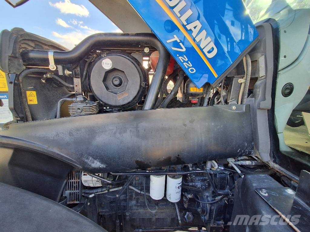 New Holland T 7.220 AC Traktorit