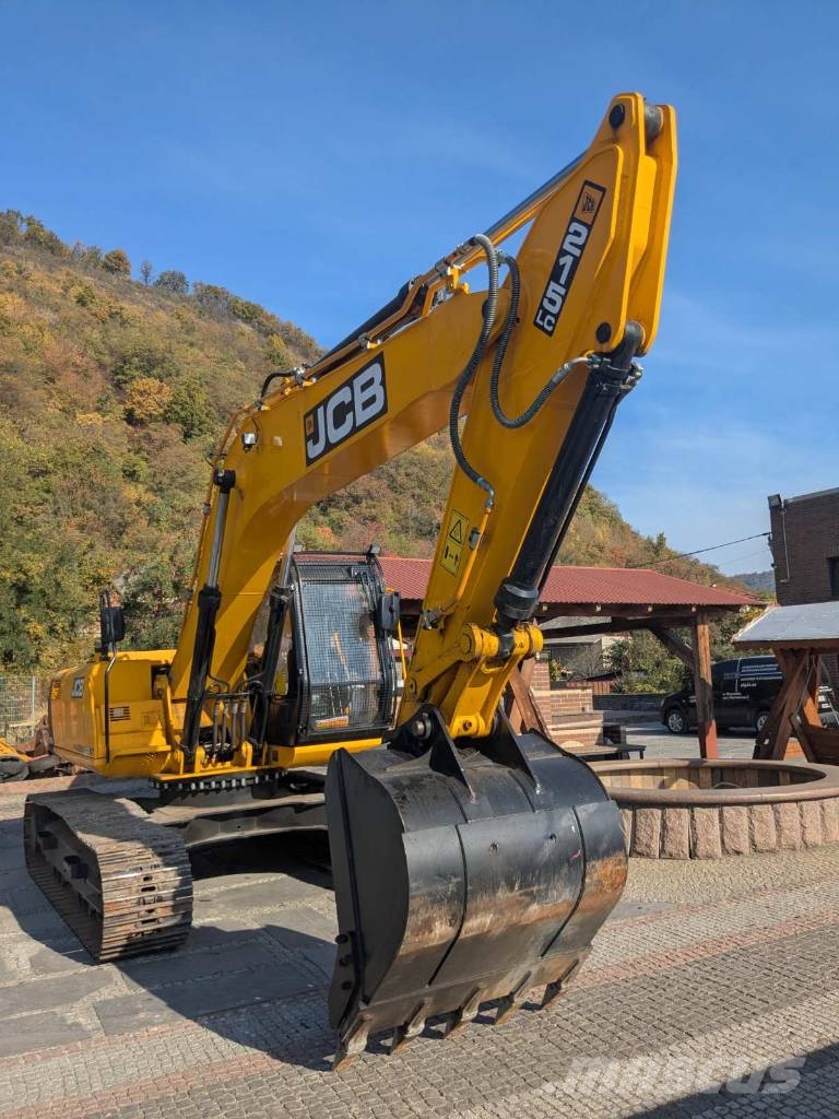 JCB 215, 220 Rupsgraafmachines