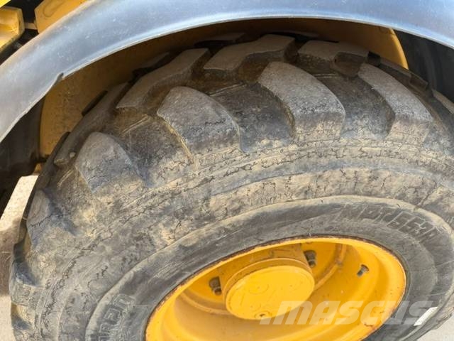 CAT 908 H Chargeuse sur pneus
