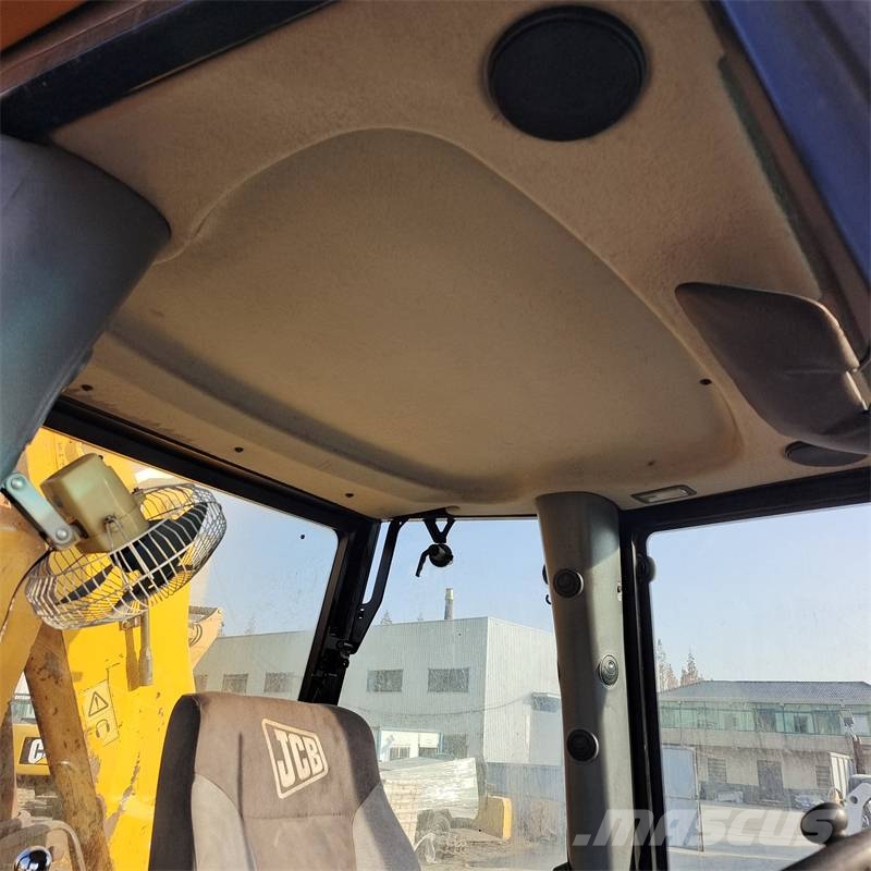 JCB 4cx with Powerful Engine in Stock Экскаваторы-погрузчики