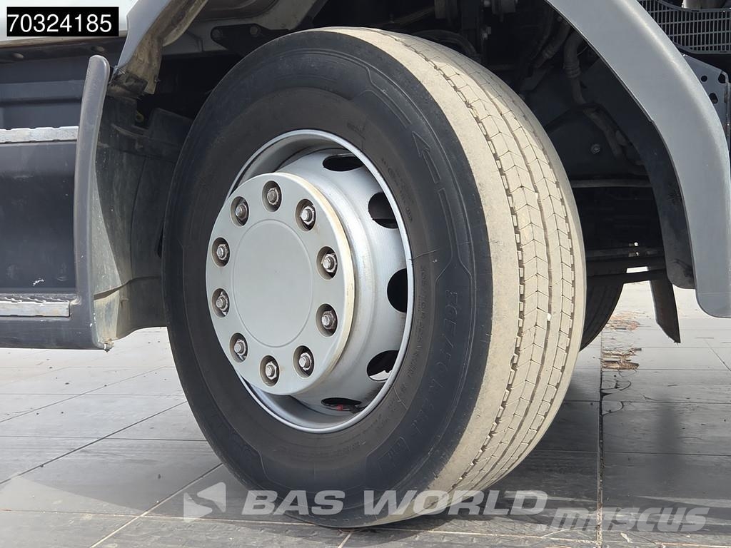 Renault D 280 D 4X2 18t Cambio Automático Plataforma Eleva ボックスボディー、ウイング、箱車