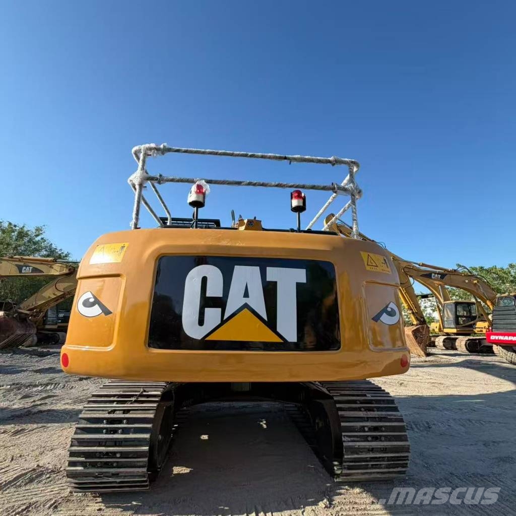 CAT 320 D 대형 굴삭기 29톤 이상