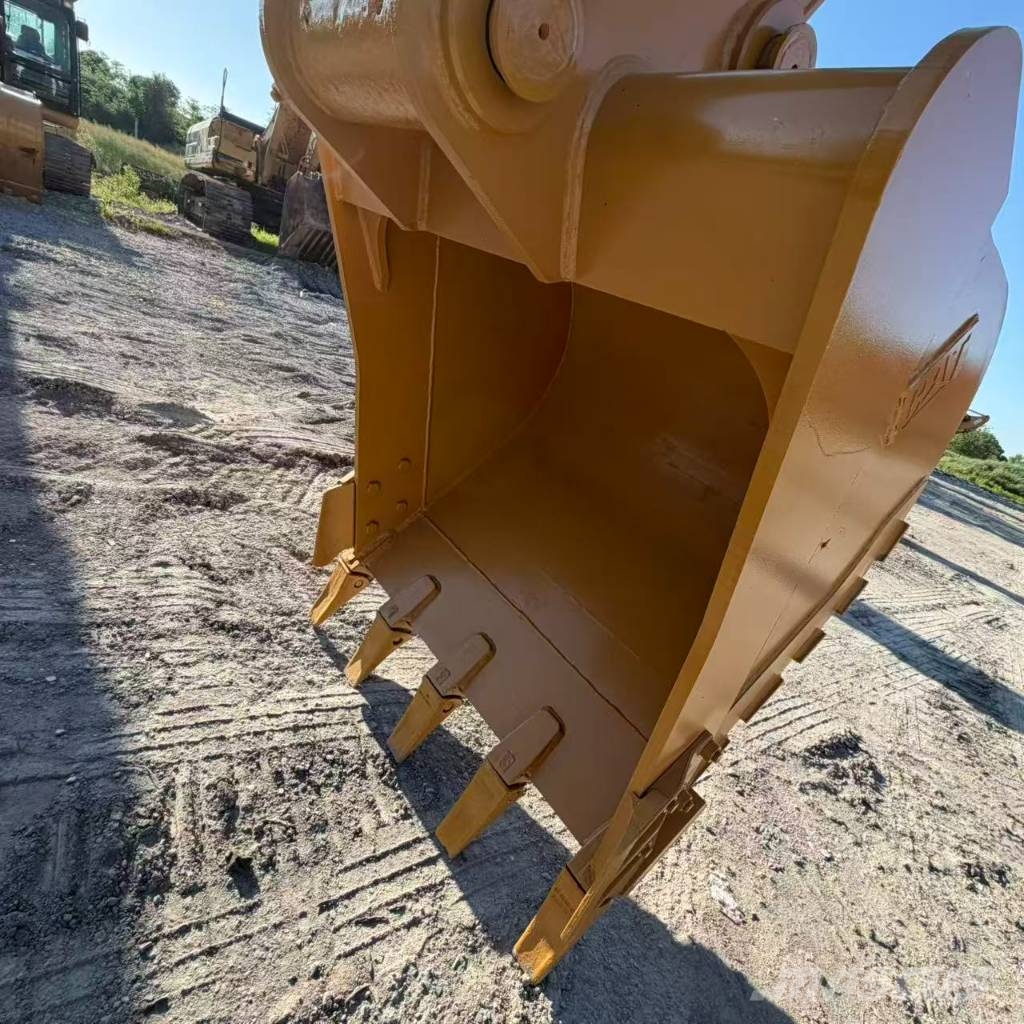 CAT 320 D 대형 굴삭기 29톤 이상