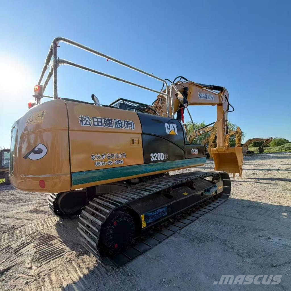 CAT 320 D 대형 굴삭기 29톤 이상