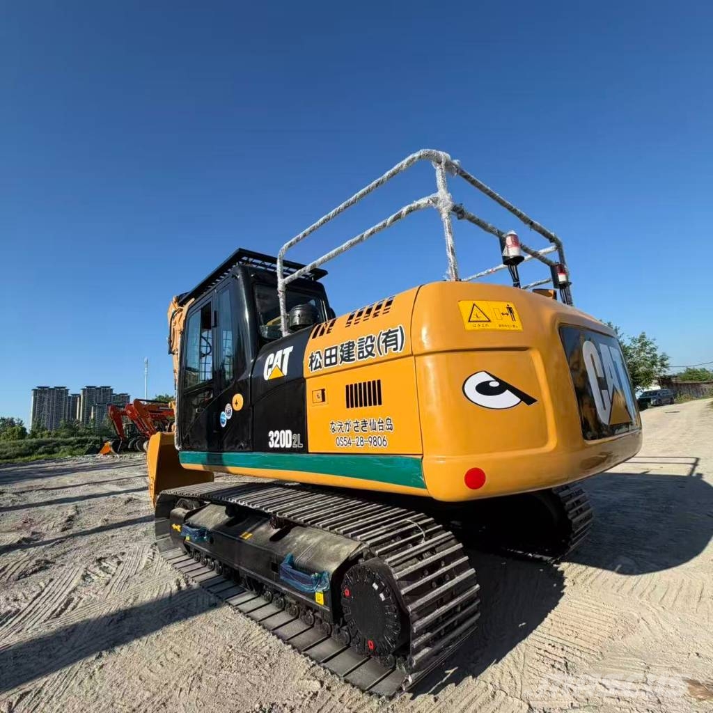 CAT 320 D 대형 굴삭기 29톤 이상