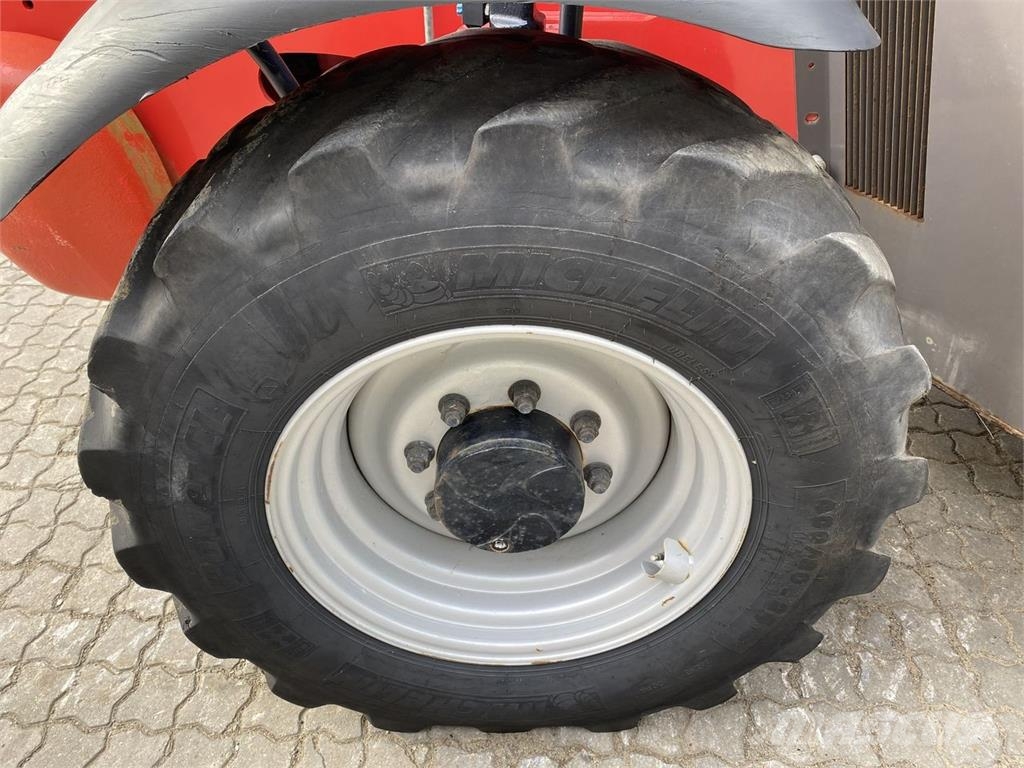 Manitou MT1440A ST3B Teleskopiskie manipulatori