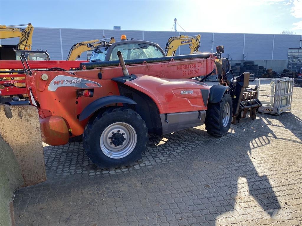 Manitou MT1440A ST3B Телескопические погрузчики