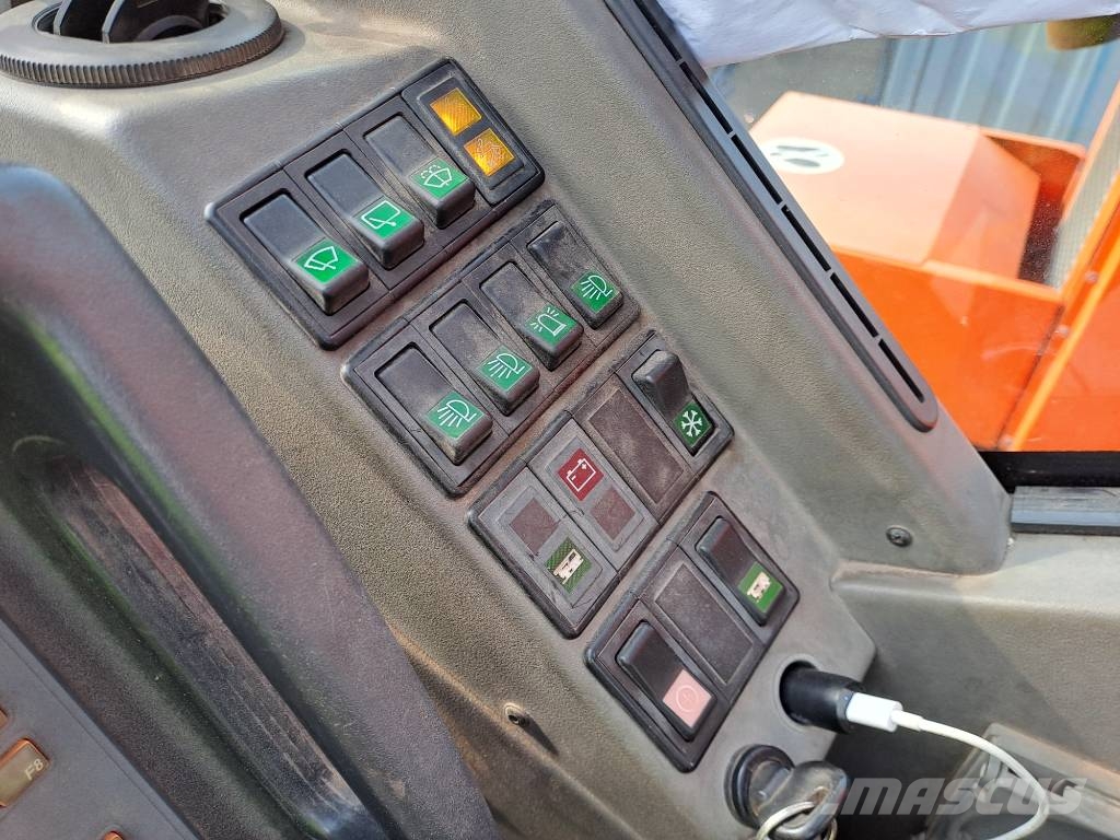 Grove GMK 6300 L 全路面起重機/吊車