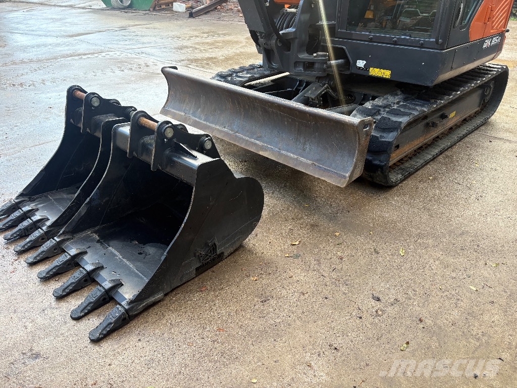 Develon DX 85 R-7 Midi excavators 7t - 12t