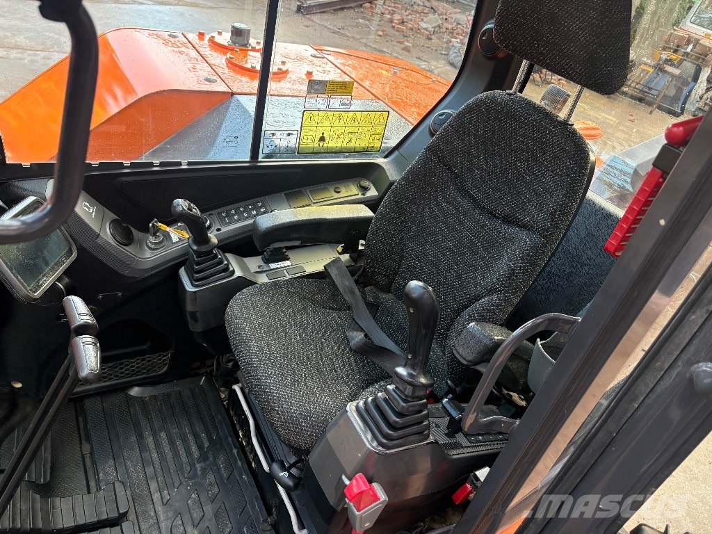 Develon DX 85 R-7 Midi excavators 7t - 12t
