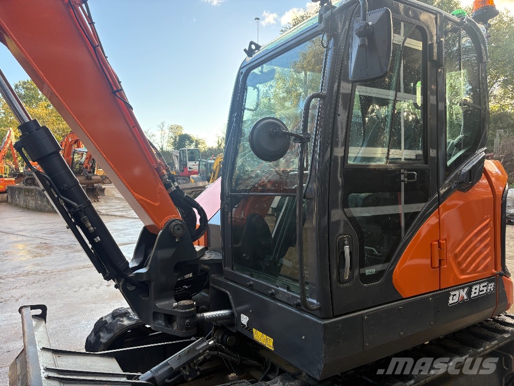 Develon DX 85 R-7 Midi excavators 7t - 12t
