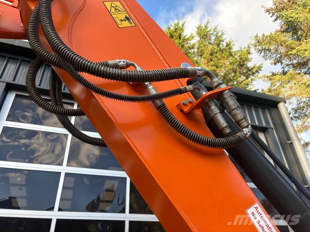 Develon DX 85 R-7 Midi excavators 7t - 12t