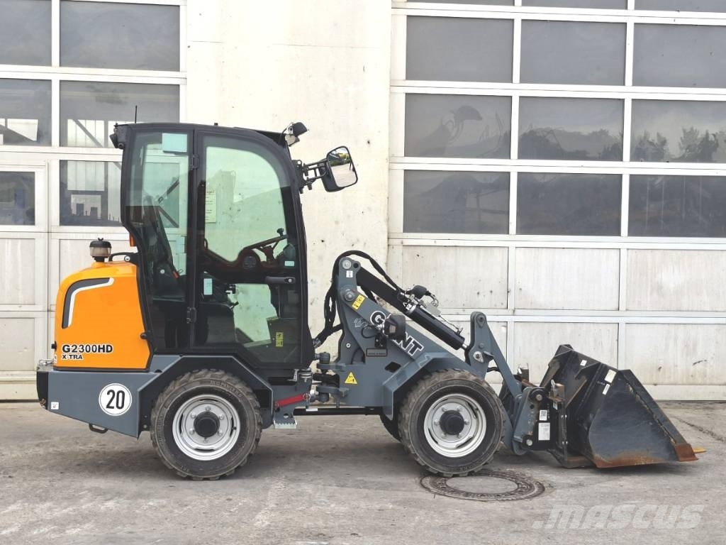 Giant G 2300 X-Tra HD Šmykom riadené nakladače