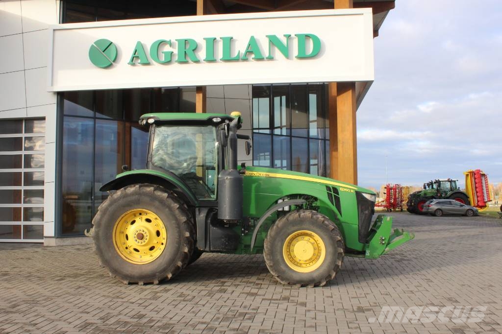John Deere 8260 R 트랙터