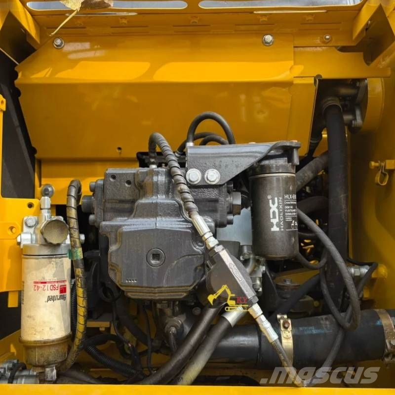 Komatsu PC 220-8 Εκσκαφείς με ερπύστριες
