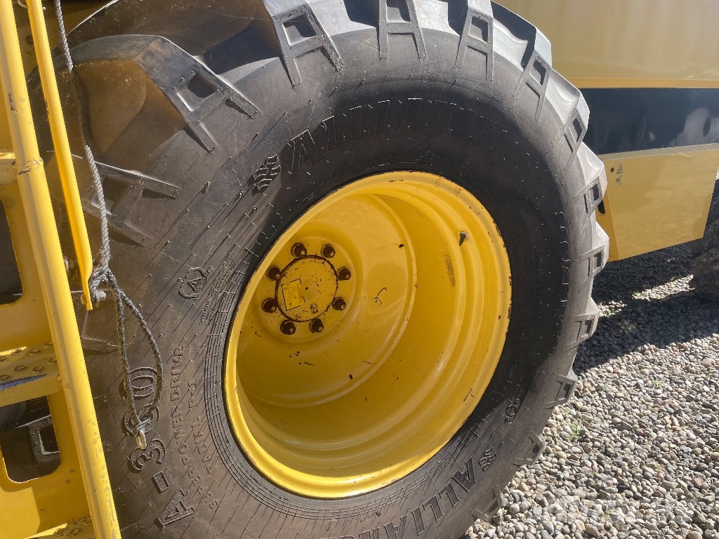 New Holland TX 66 Teraviljakombainid