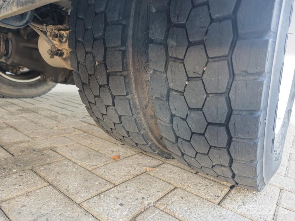 MAN LE 8.180 4x2 Bison Palfinger TKA 30 Autoplošiny