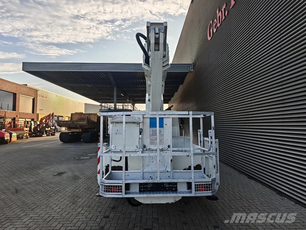 MAN LE 8.180 4x2 Bison Palfinger TKA 30 Autoplošiny
