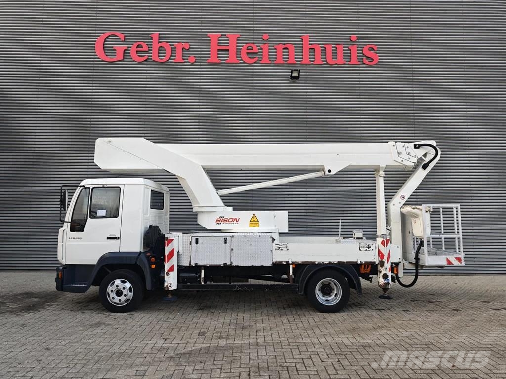 MAN LE 8.180 4x2 Bison Palfinger TKA 30 Auto hoogwerkers