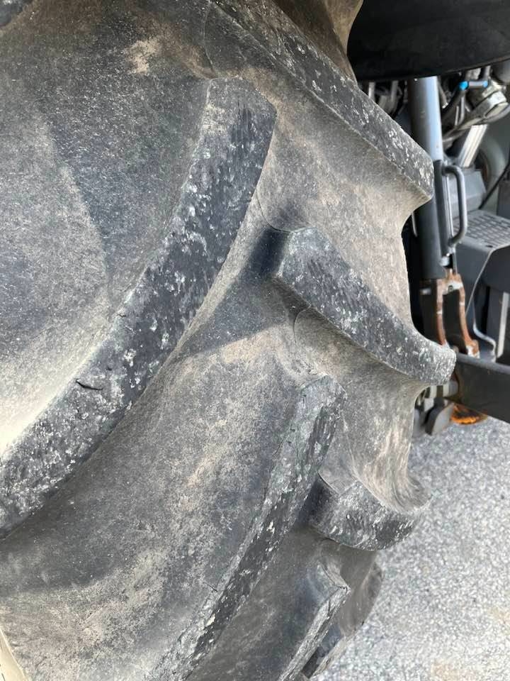 Massey Ferguson 5613/Frisikts tak Ciągniki rolnicze