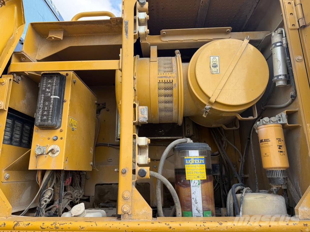 CAT 365 C Excavatoare pe șenile