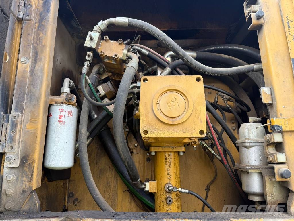 CAT 365 C Excavatoare pe șenile