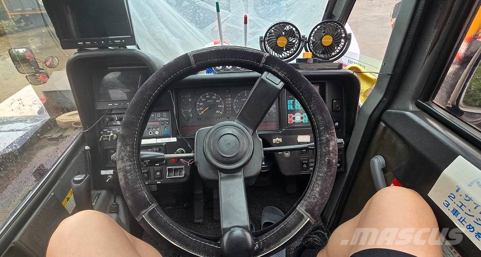 Kato KR-50H-V رافعات الطرق الوعرة