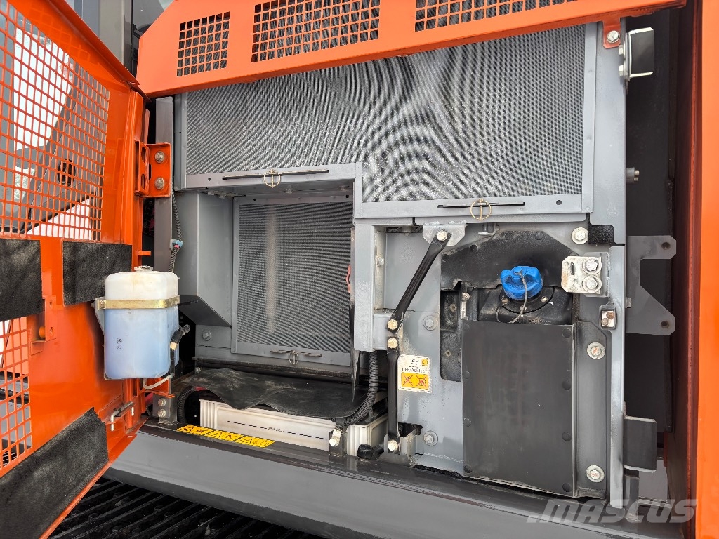 Hitachi ZX 225 USRLC-7 / Stage V, Rasvari Kāpurķēžu ekskavatori