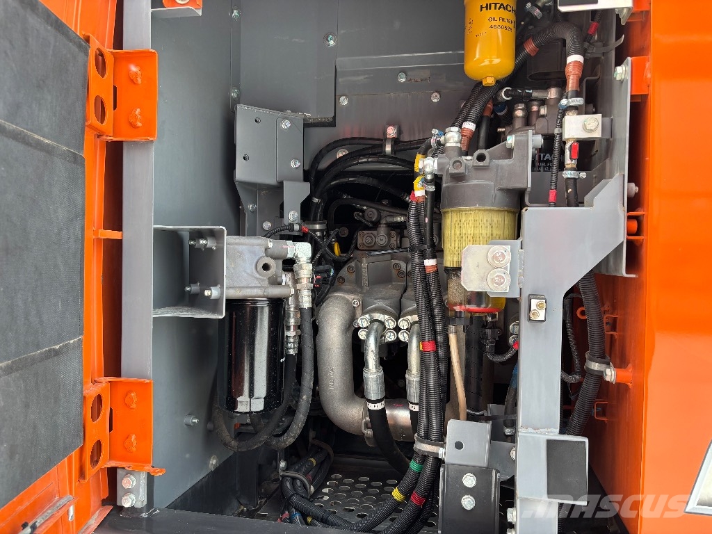 Hitachi ZX 225 USRLC-7 / Stage V, Rasvari Kāpurķēžu ekskavatori