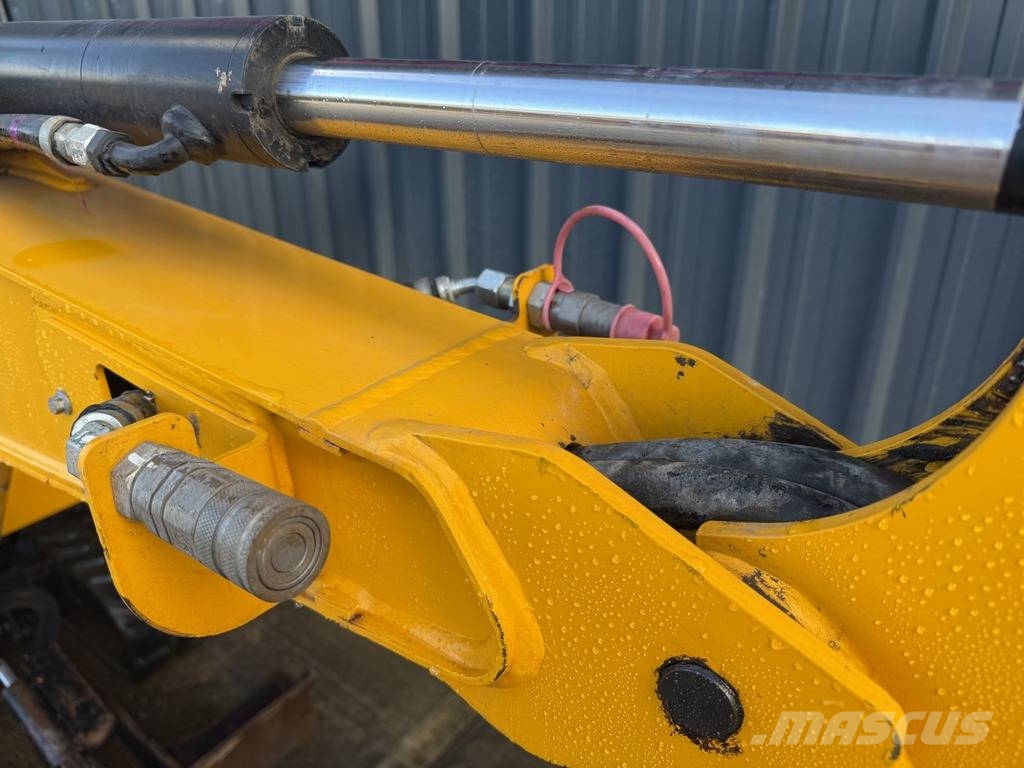 JCB 15 C-1 1.6t Mini Excavator with 3 Buckets Miniekskavaatorid < 7 t