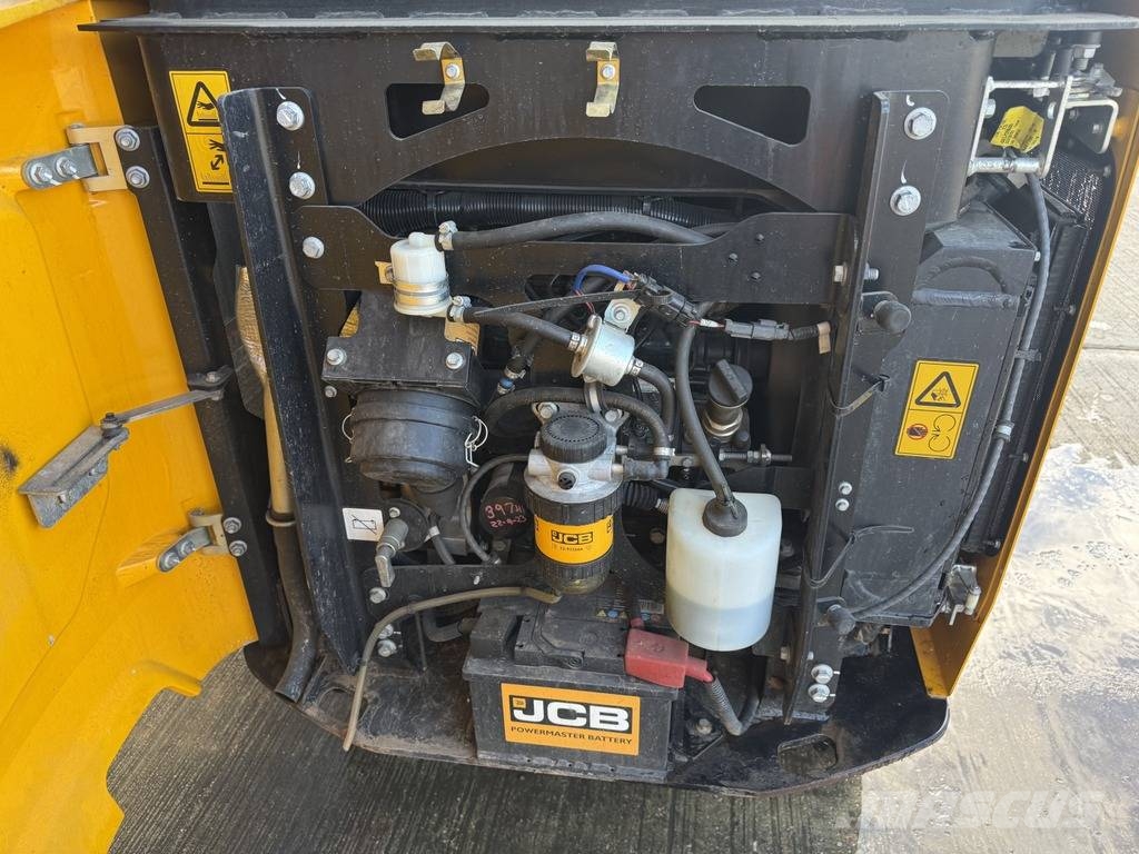 JCB 15 C-1 1.6t Mini Excavator with 3 Buckets Miniekskavaatorid < 7 t