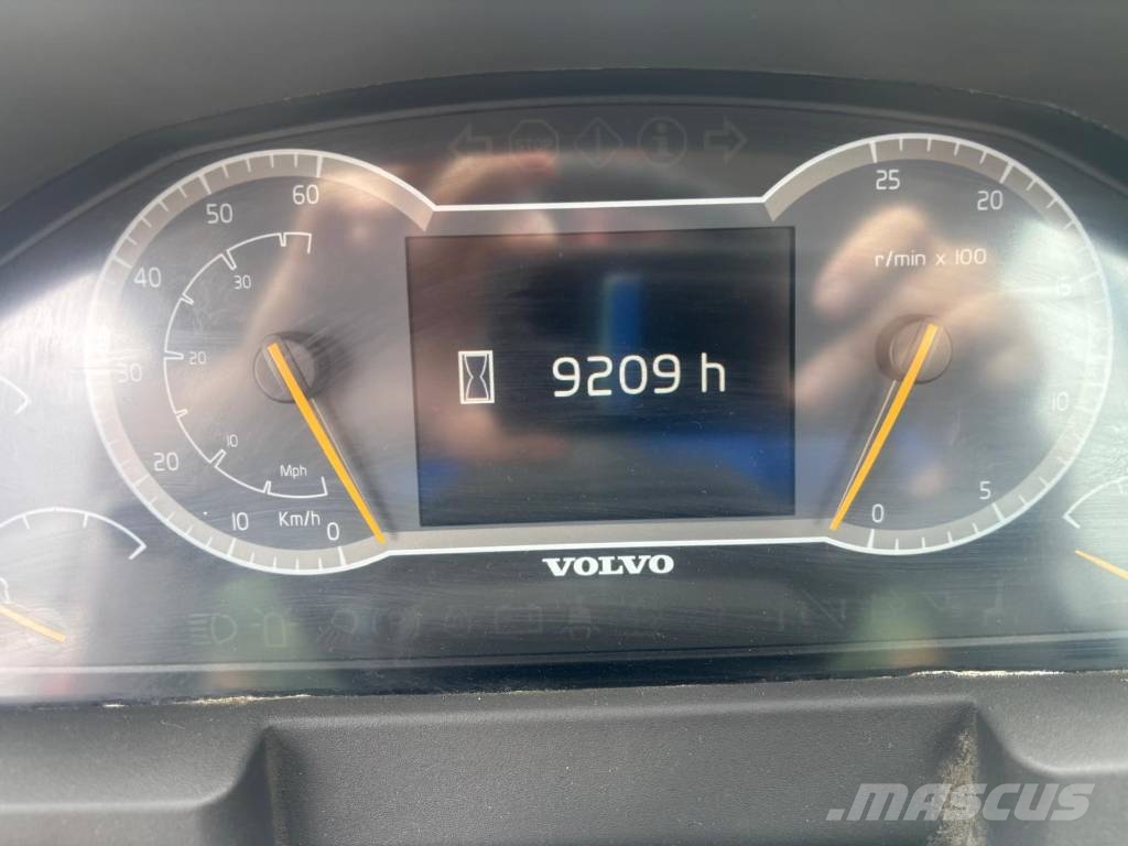 Volvo L 260 H Incarcator pe pneuri