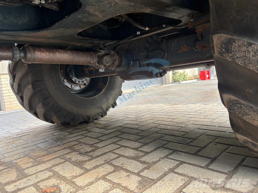 Hyundai HW 140 Escavatori gommati