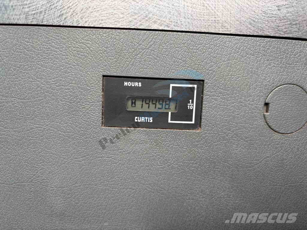 Hyundai HW 140 Escavatori gommati
