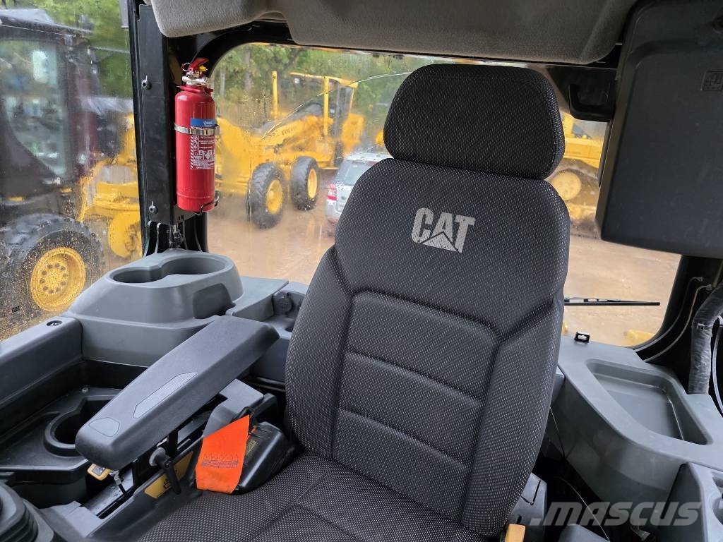 CAT D 5 LGP Buldooserid