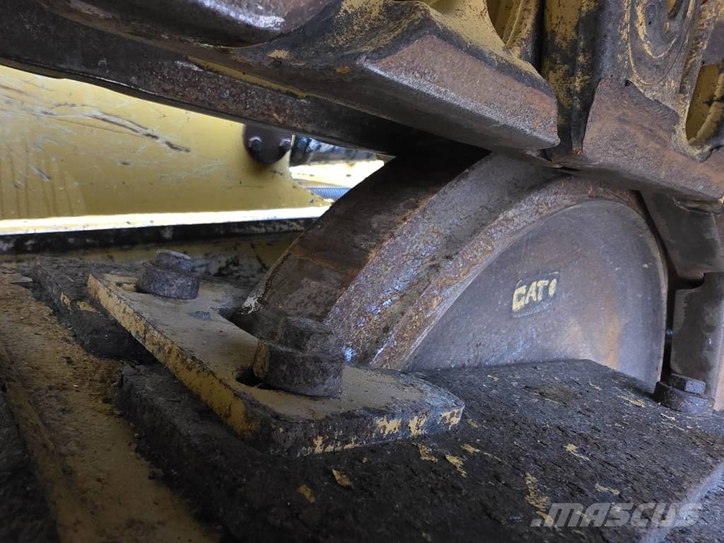 CAT D 5 LGP Buldooserid