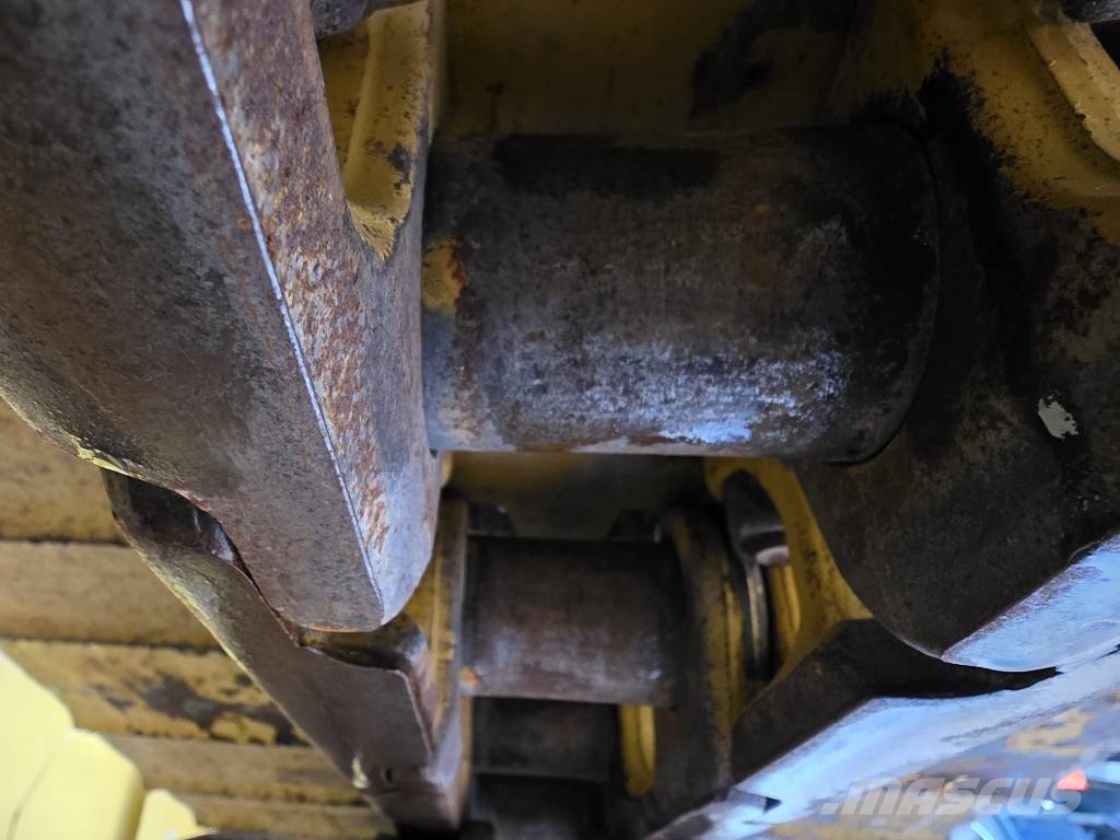 CAT D 5 LGP Buldooserid