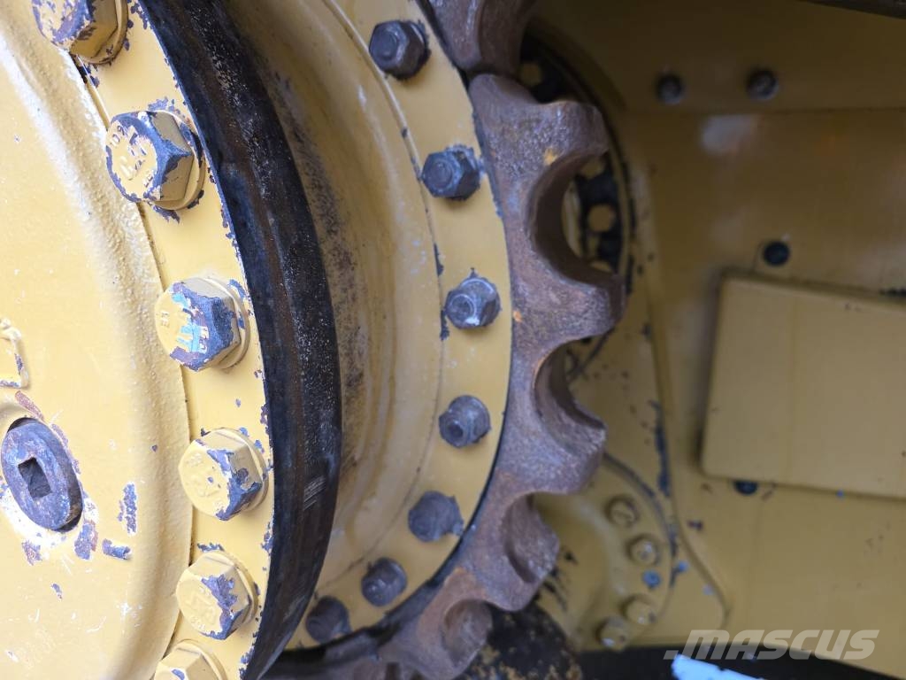 CAT D 5 LGP Buldooserid