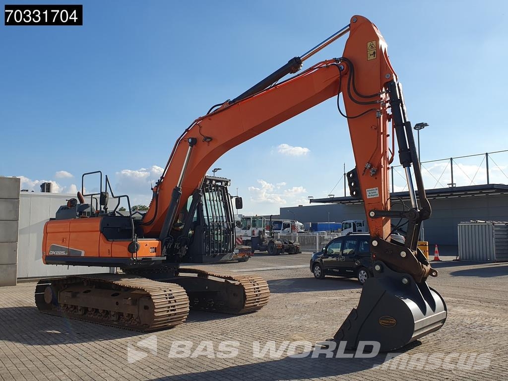 Doosan DX225 LC-5 حفارات زحافة