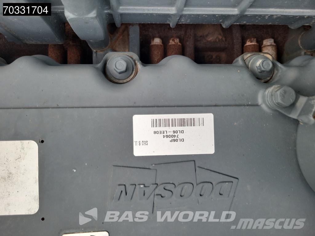Doosan DX225 LC-5 حفارات زحافة