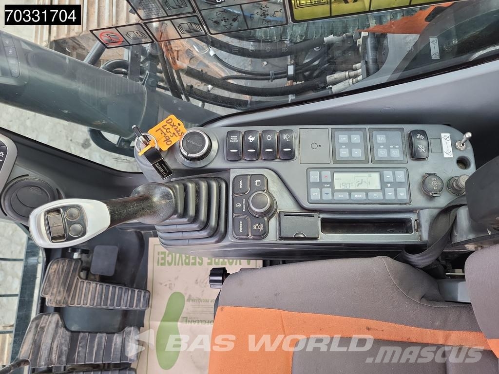 Doosan DX225 LC-5 Excavatoare pe șenile